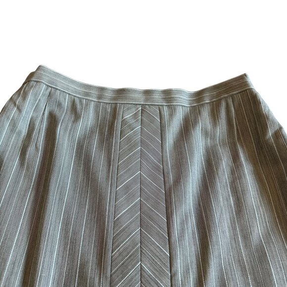 Escada Grey Pinstripe Pencil Skirt New Wool Luxury Office Size 42 Large Women's - Picture 2 of 10
